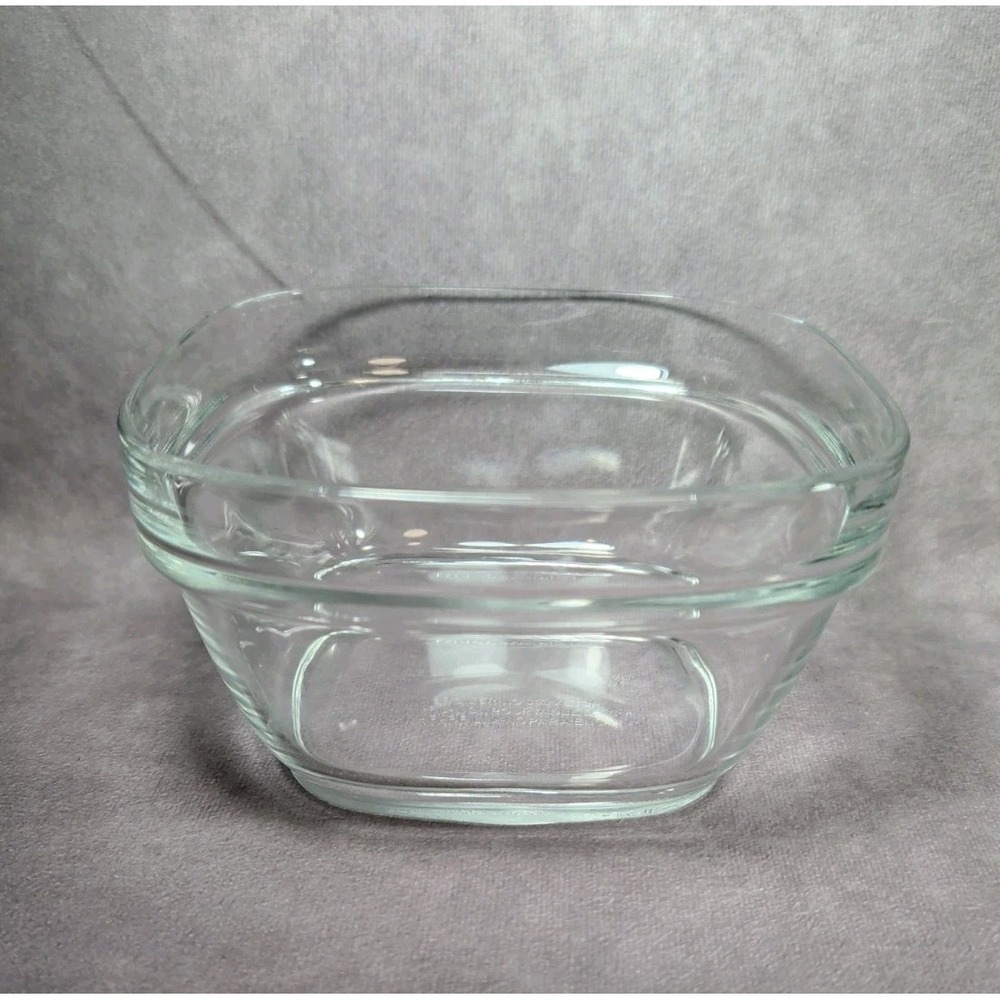 Rubbermaid Glass 4 cup Food Storage Container Bowl NO Lid 7N63 Discontinued